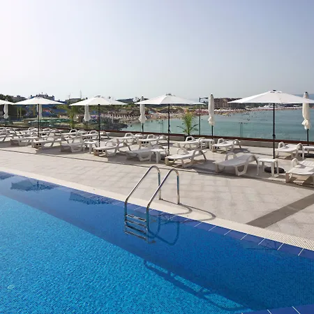Ξενοδοχείο με διαμερίσματα Paradiso Νεσέμπαρ
