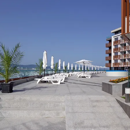 Paradiso Ξενοδοχείο με διαμερίσματα Νεσέμπαρ