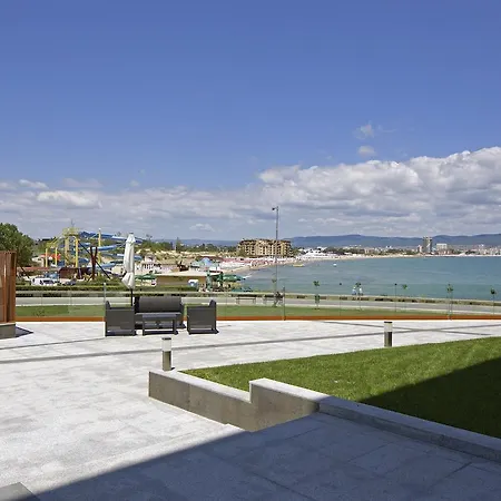 Ξενοδοχείο με διαμερίσματα Paradiso Νεσέμπαρ