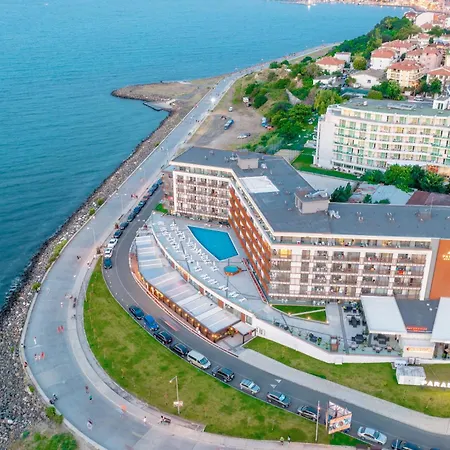 Paradiso 4* نيسيبار