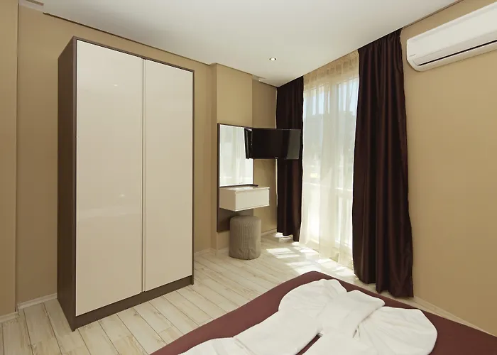 Paradiso Apartmanhotel 4*